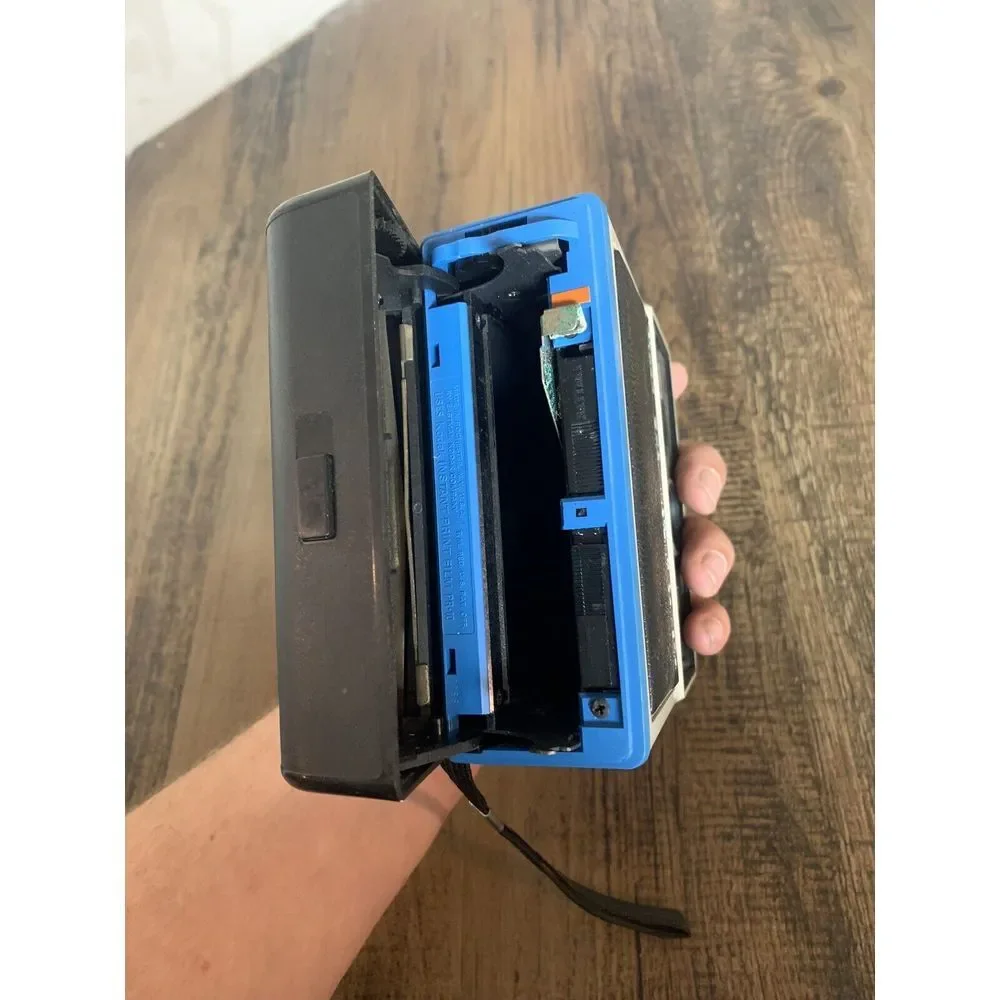 Vintage Kodak EK6 Instant Camera -‎ Polaroid type. UNTESTED
